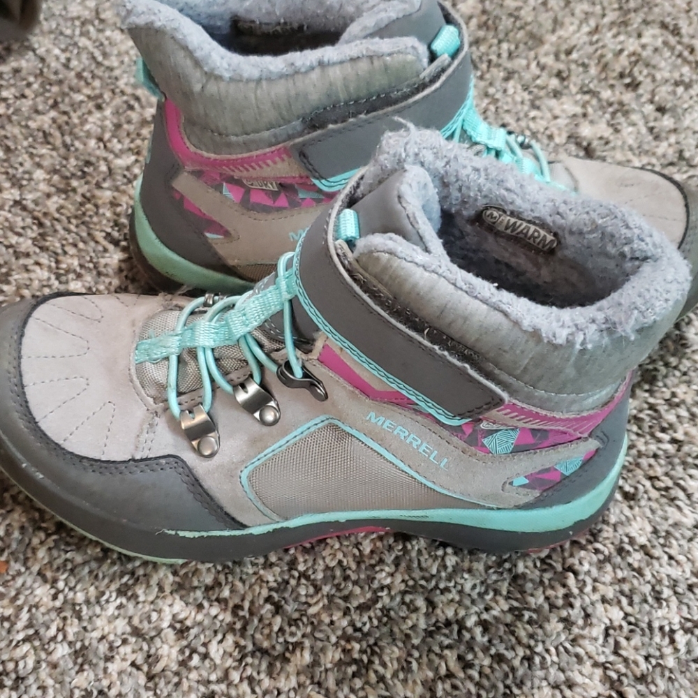 Girls Merrell warm boots size 2.5